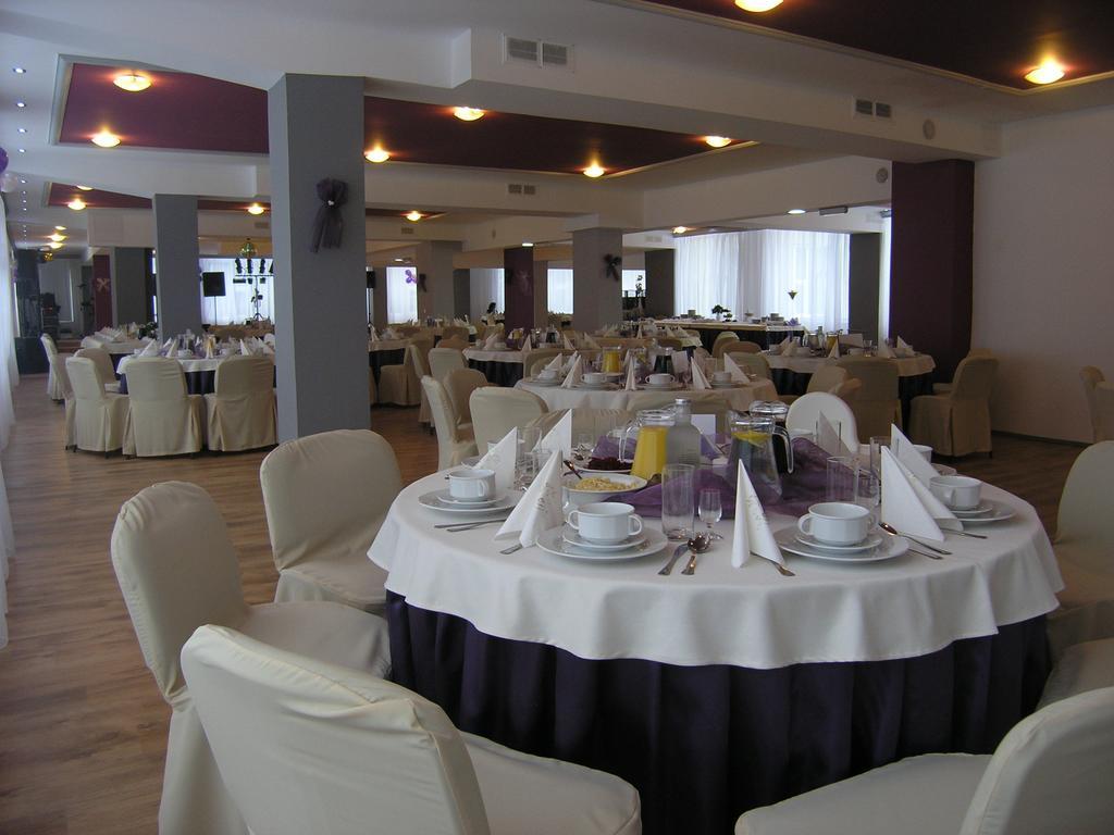 Hotel Akor Бидгошч Екстериор снимка